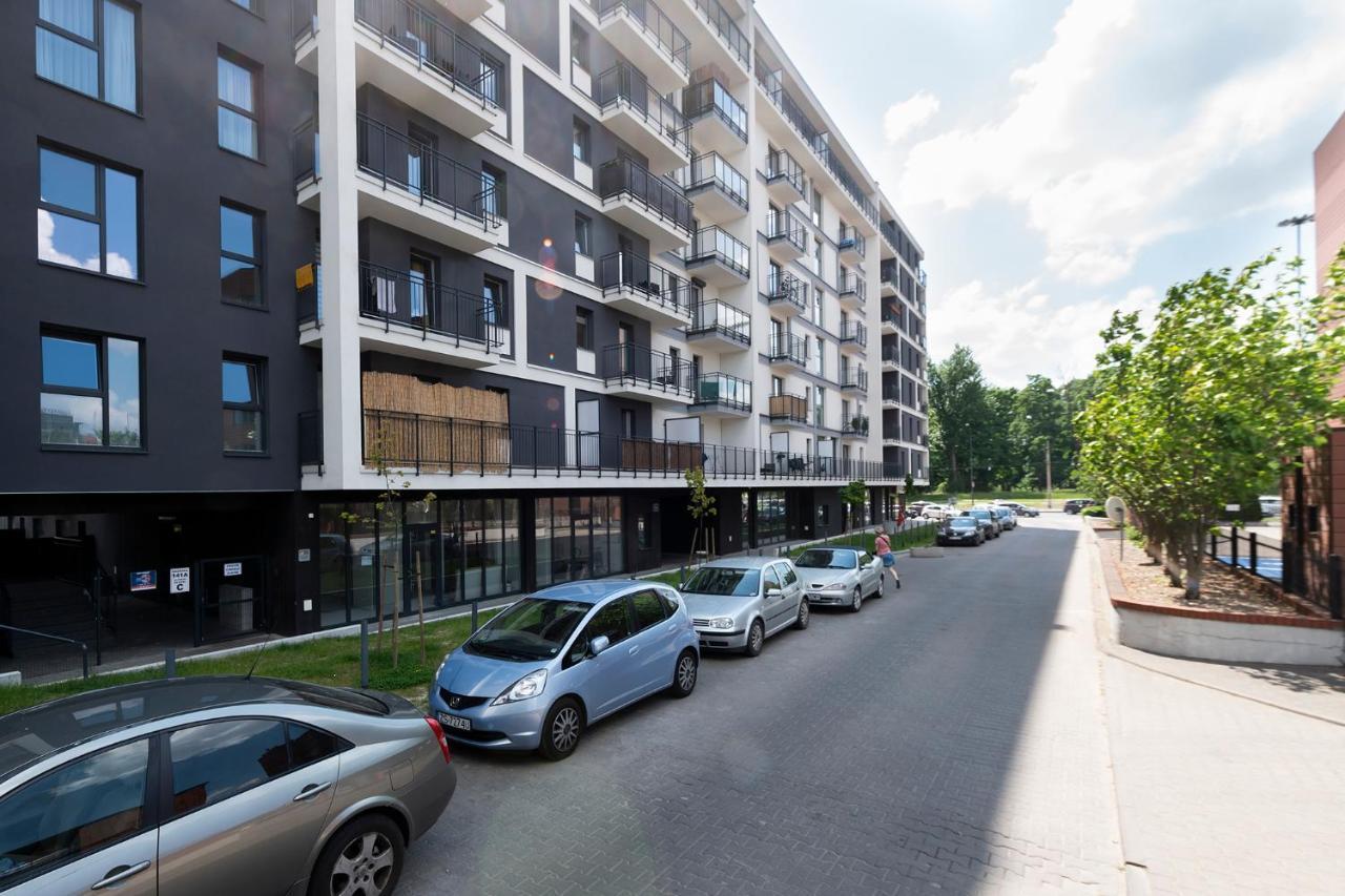 Luxury In -1-bright-secured-free Parking Apartment