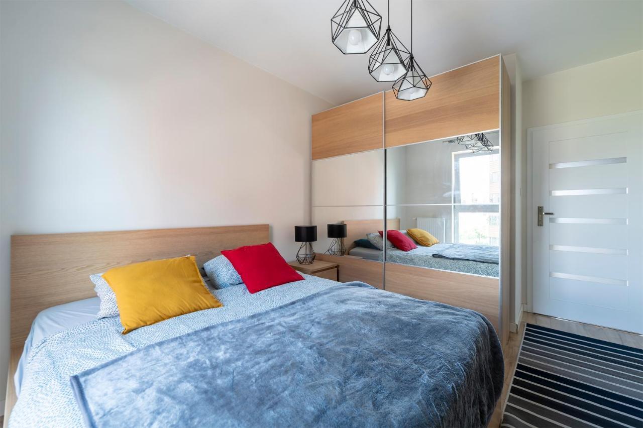 Luxury In -1-bright-secured-free Parking Apartment