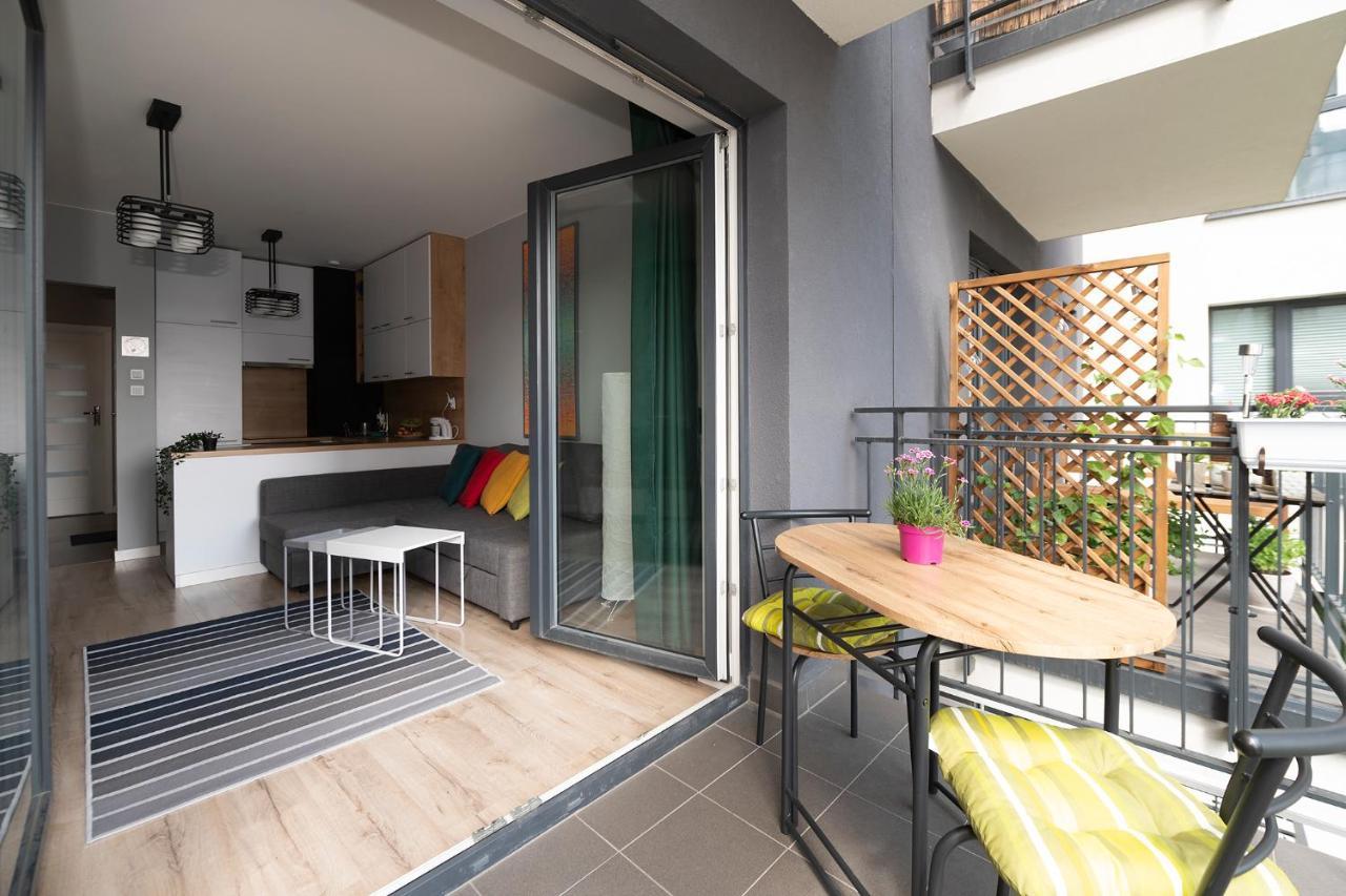 Apartment Luxury In -1-bright-secured-free Parking *